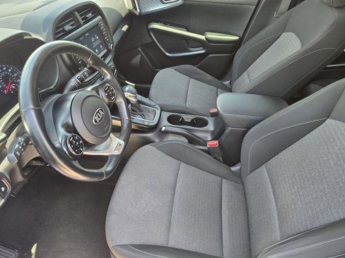 Used 2020 Kia Soul GT-Line FWD image 18