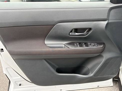 Used 2025 Nissan Kicks S image 12