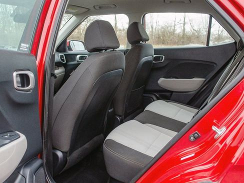 Used 2021 Hyundai Venue SEL image 27