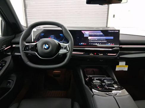 New 2026 BMW 530i w/ Premium Package image 4