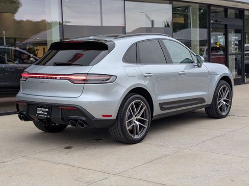 Certified 2026 Porsche Macan AWD/4WD image 9