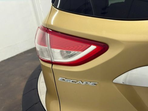 Used 2014 Ford Escape Titanium w/ Equipment Group 401A FWD image 12