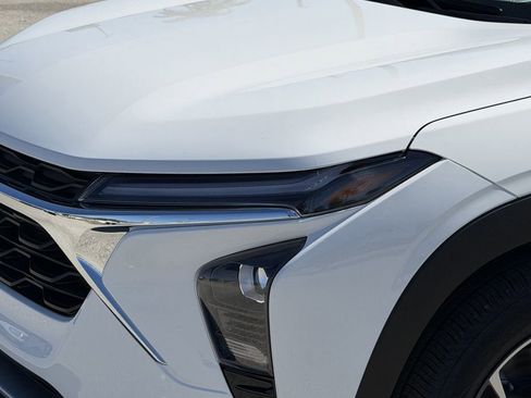 New 2026 Chevrolet Trax LT w/ Driver Confidence Package image 7