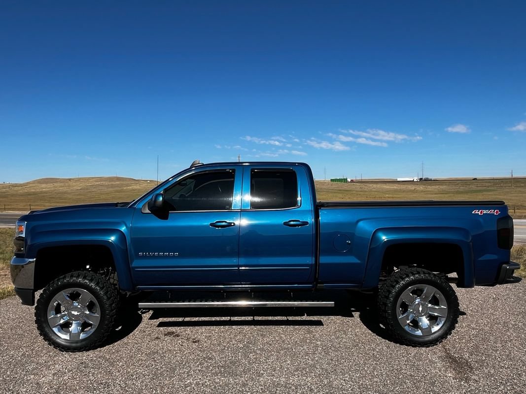 Used 2016 Chevrolet Silverado 1500 LT w/ All Star Edition AWD/4WD image 2