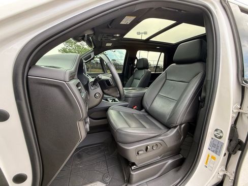 Used 2022 Chevrolet Tahoe LT w/ LT Signature Plus Package RWD image 23