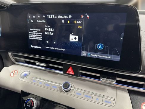 Certified 2024 Hyundai Elantra Limited FWD image 21