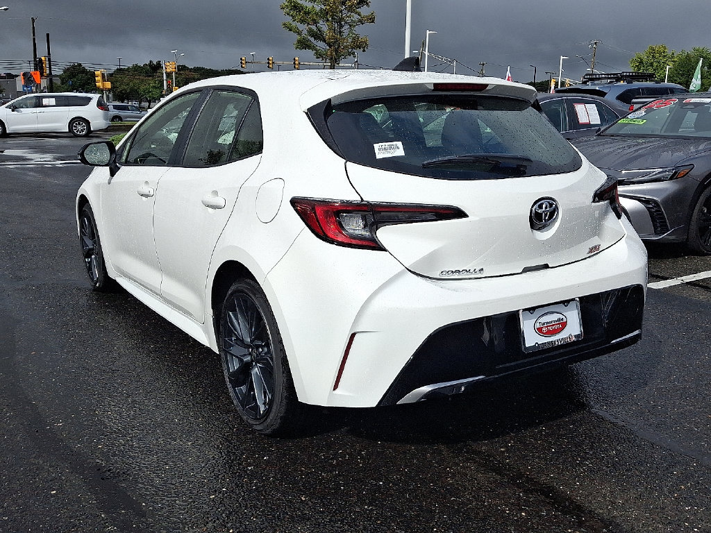 Used 2027 Toyota Corolla XSE FWD image 4