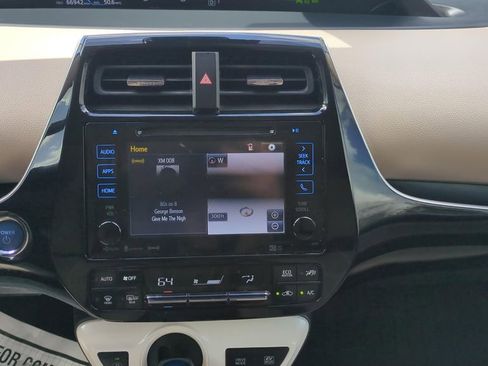 Certified 2018 Toyota Prius Three w/ Advanced Technology Package image 16