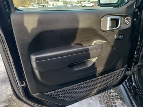 Used 2024 Jeep Wrangler Willys image 15