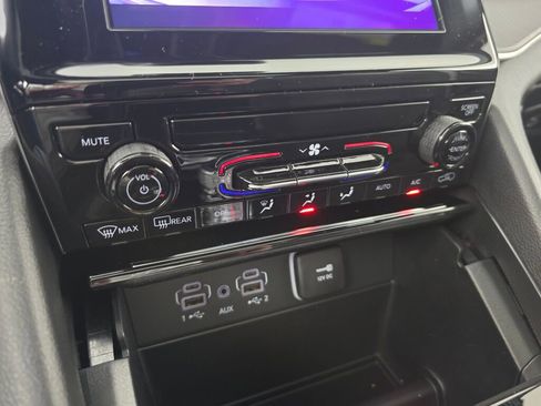 New 2025 Jeep Grand Cherokee Laredo X w/ Trailer Tow Package image 25