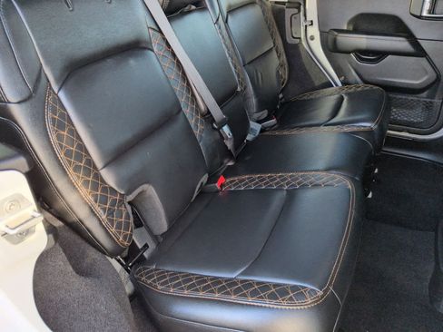 Used 2021 Jeep Wrangler Unlimited Sahara image 22