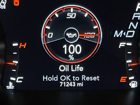 Used 2017 Dodge Charger R/T w/ Premium Group RWD image 21