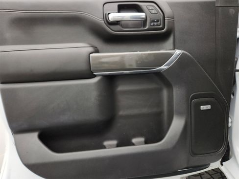 Used 2020 GMC Sierra 3500 AT4 image 17