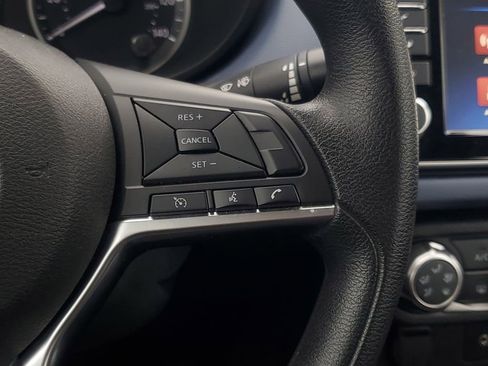 Used 2023 Nissan Versa SV image 16