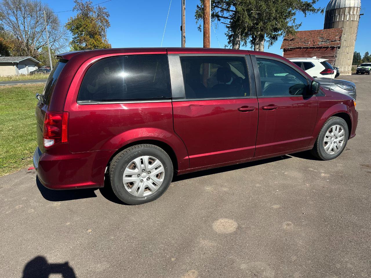 Used 2018 Dodge Grand Caravan SE w/ UConnect Hands-Free Group FWD image 6