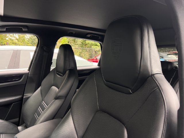 Used 2023 Porsche Cayenne AWD/4WD image 15