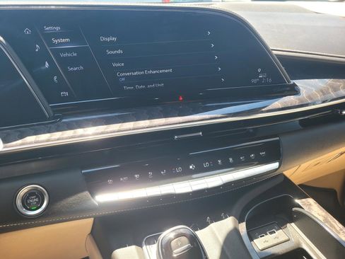 Certified 2022 Cadillac Escalade Premium Luxury w/ Performance Package AWD/4WD image 21