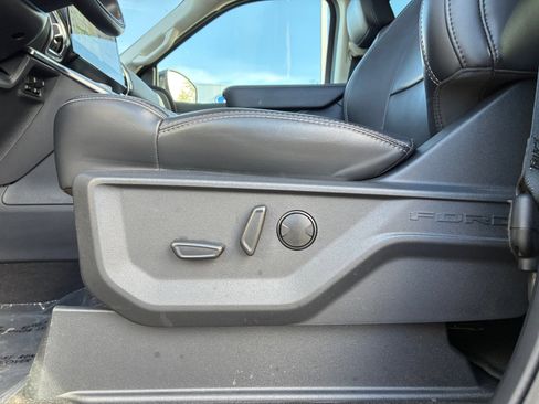 Used 2025 Ford Expedition Max Platinum image 14