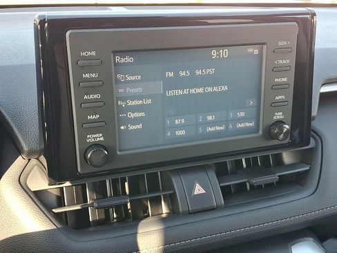 Used 2019 Toyota RAV4 LE AWD/4WD image 17