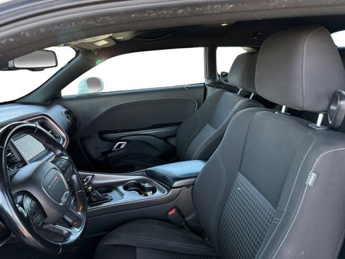 Used 2020 Dodge Challenger SXT RWD image 10