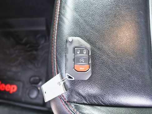 Used 2020 Jeep Wrangler Unlimited Rubicon w/ LED Lighting Group image 26