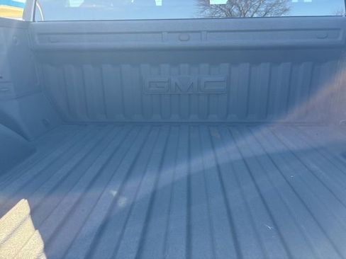 Used 2024 GMC Sierra 1500 SLT image 19