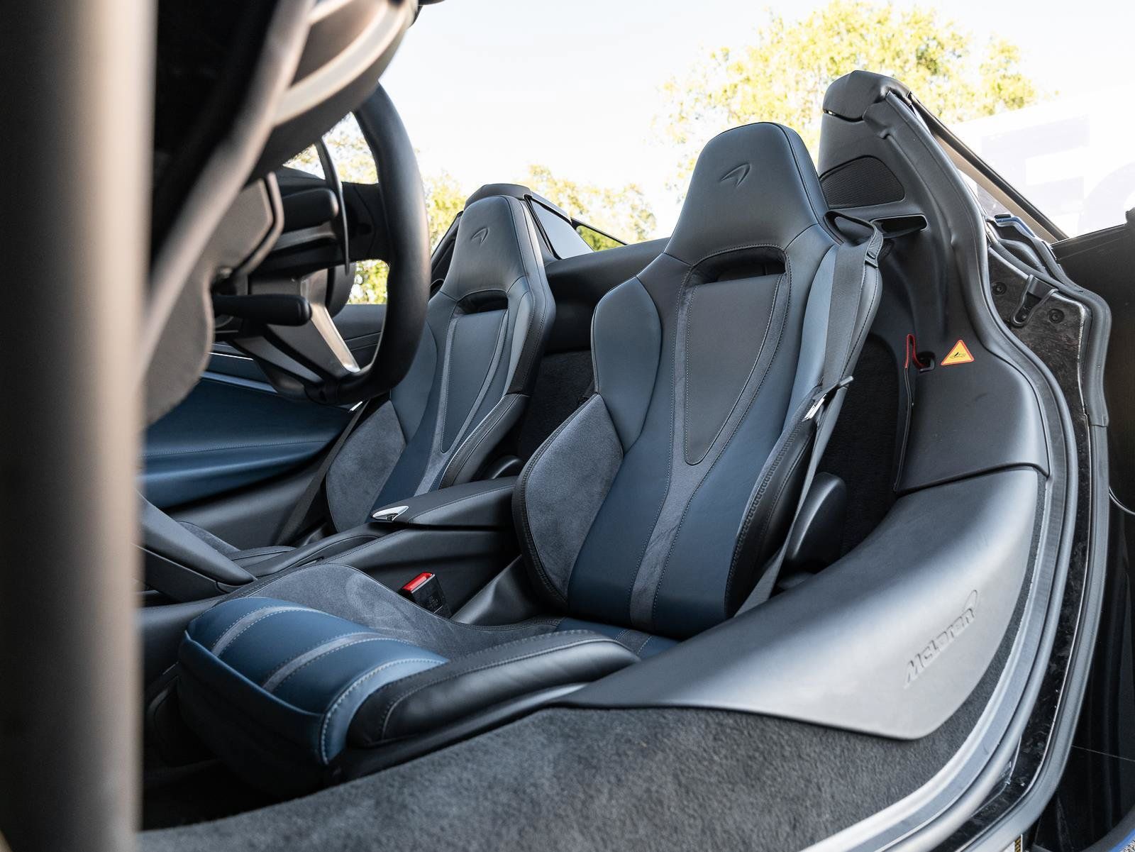 Used 2024 McLaren 750S Spider RWD image 10