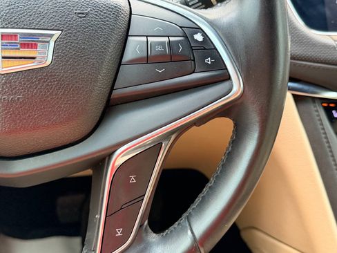 Used 2017 Cadillac XT5 Premium Luxury FWD image 32