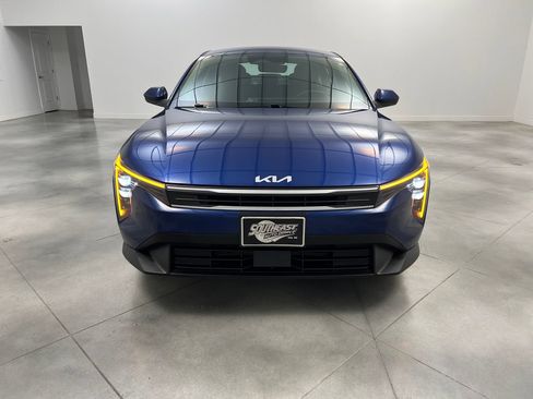 Used 2025 Kia K4 FWD image 3