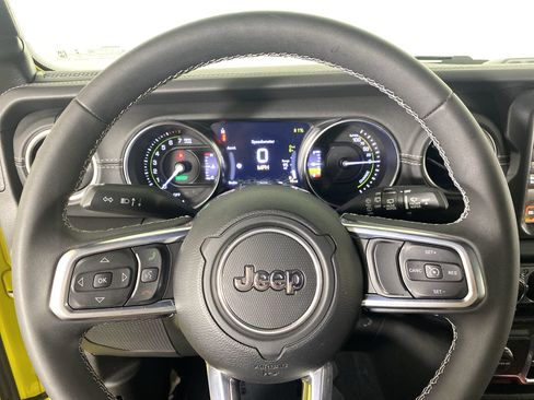 Used 2023 Jeep Wrangler Unlimited Sahara AWD/4WD image 22
