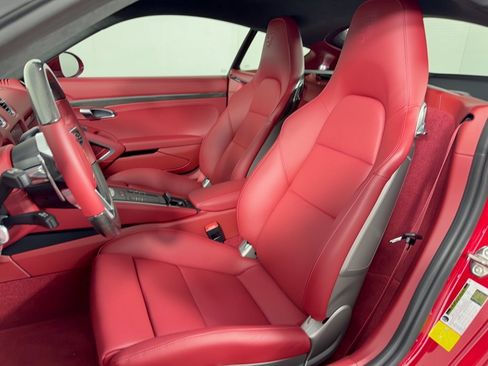 Certified 2022 Porsche 718 Cayman GTS RWD image 5