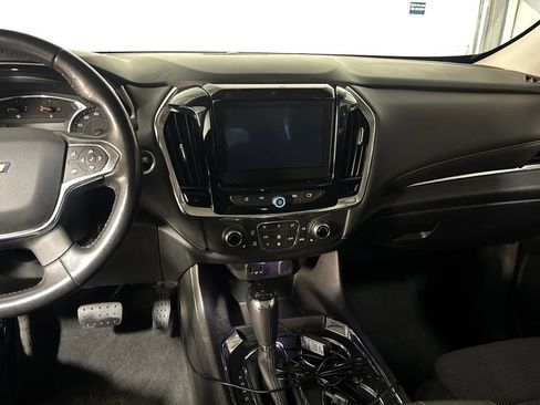 Used 2018 Chevrolet Traverse LT image 17