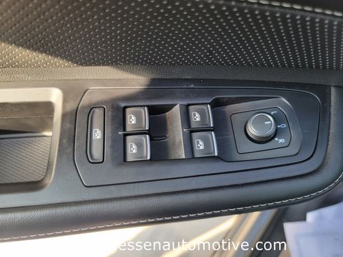 Used 2024 Volkswagen Atlas SE image 16