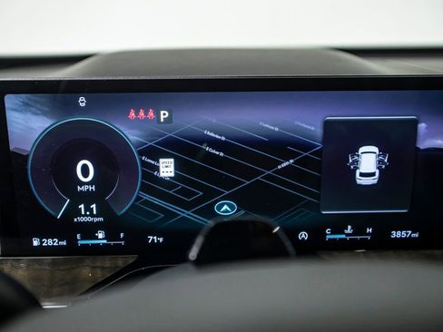 Used 2025 Genesis GV80 2.5T Select image 29