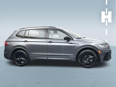 Used 2024 Volkswagen Tiguan SE R-Line image 3