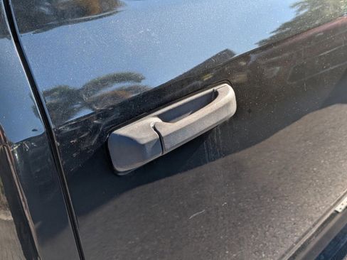 Used 2018 RAM 1500 Express w/ Express Value Package image 31