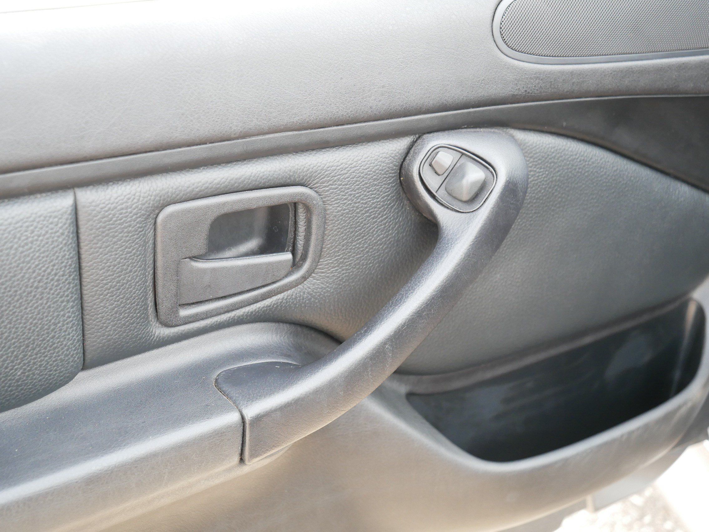 Used 2002 BMW Z3 2.5i RWD image 19