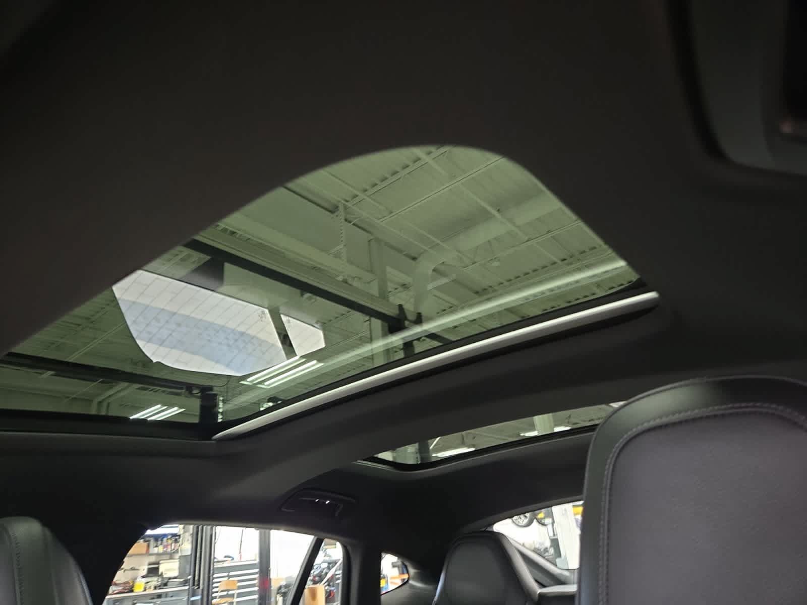 Used 2025 Porsche Panamera 4 AWD/4WD image 33