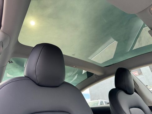 Used 2018 Tesla Model 3 Long Range image 17