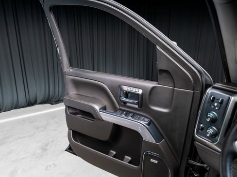 Used 2019 Chevrolet Silverado 2500 LTZ w/ Duramax Plus Package image 52