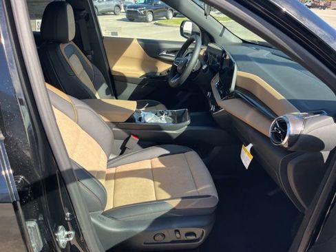 New 2026 Chevrolet Equinox ACTIV w/ Convenience Package III FWD image 32