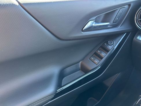 Used 2025 Chevrolet Equinox LT image 18