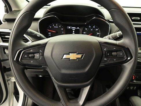 Used 2023 Chevrolet TrailBlazer LT AWD/4WD image 12