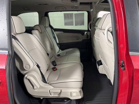 Certified 2025 Honda Odyssey Touring image 13
