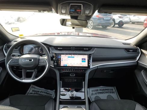 New 2026 Jeep Grand Cherokee Altitude image 17