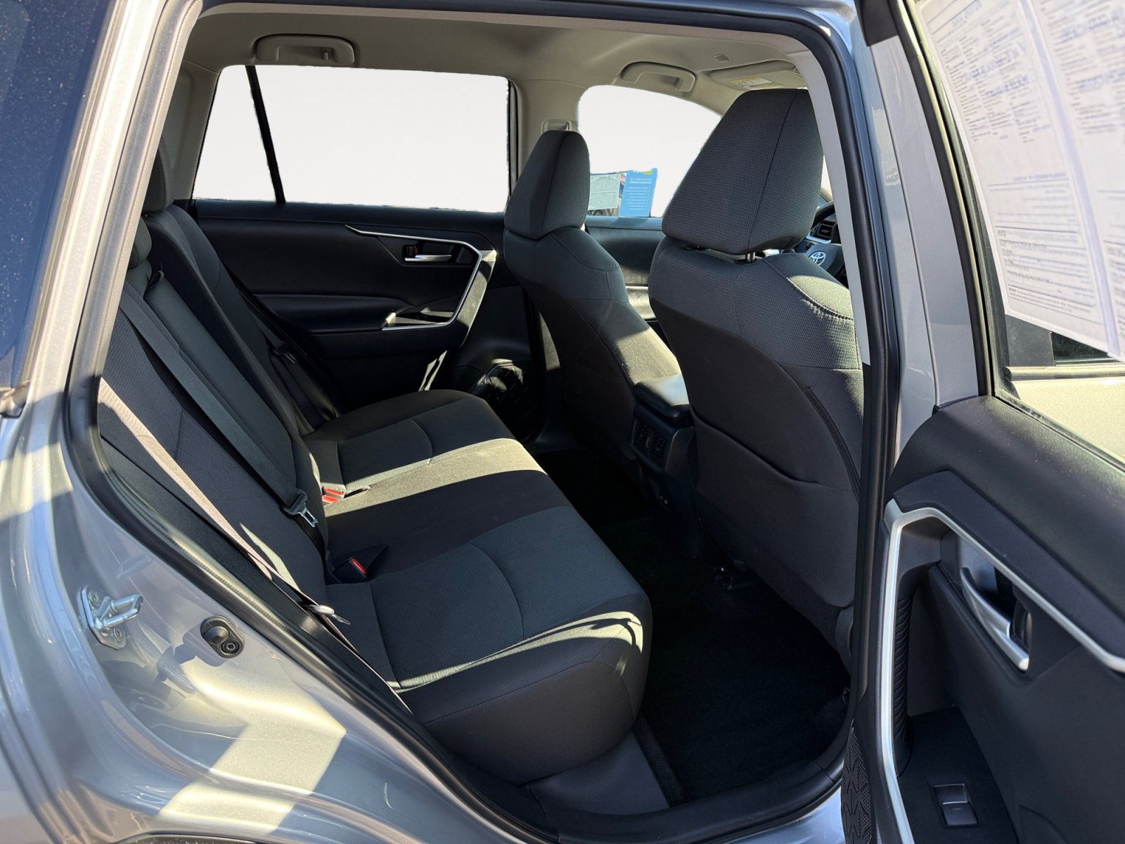 Used 2025 Toyota RAV4 XLE FWD image 18