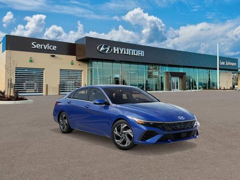 New 2026 Hyundai Elantra Limited FWD image 2