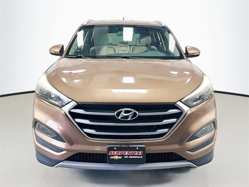 Used 2017 Hyundai Tucson Sport image 4