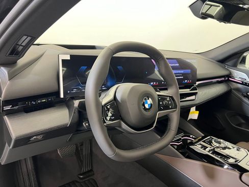 New 2026 BMW 530i w/ Executive Package image 4