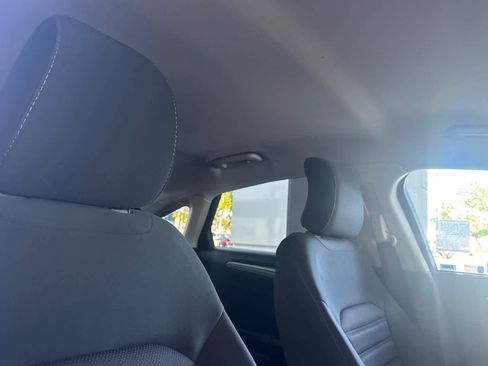 Used 2019 Ford Fusion SE FWD image 17